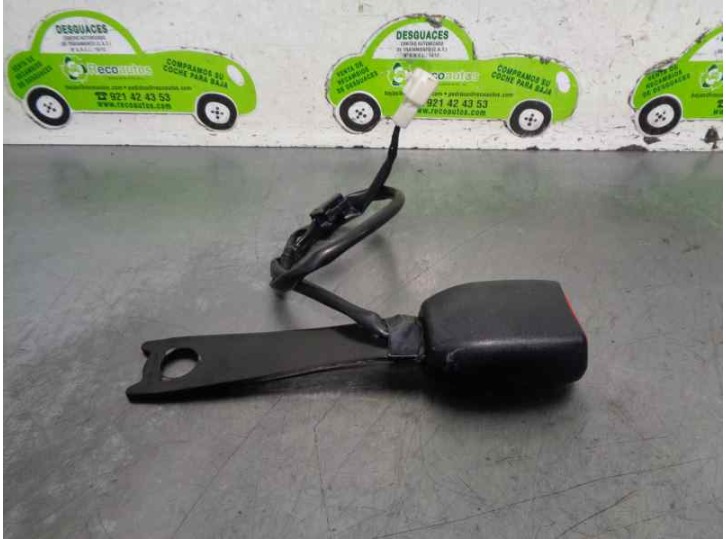 Recambio de enganche cinturon para lexus is200 (gxe10) 2.0 cat referencia OEM IAM D016001 