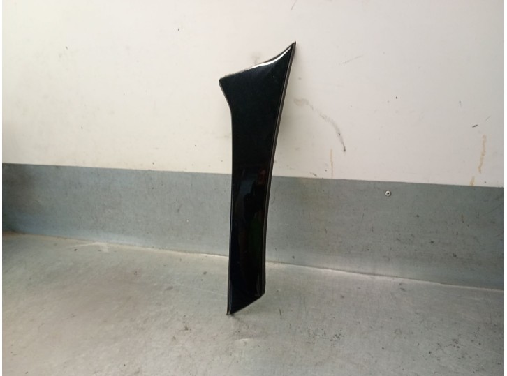 Recambio de molduras traseras para citroën c4 picasso ii 1.6 bluehdi 120 referencia OEM IAM 9676853080 96768530XK 