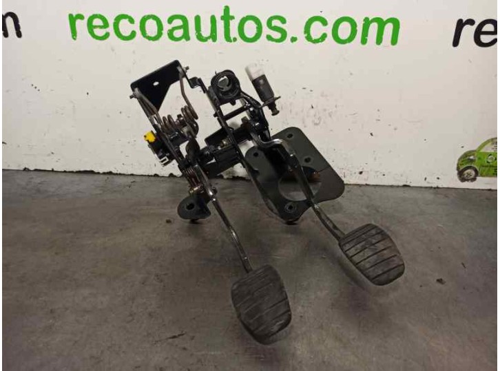 Replacement pedal set for Renault Espace IV (JK0) 2.2 dCi turbodiesel OEM IAM reference 8200507736 