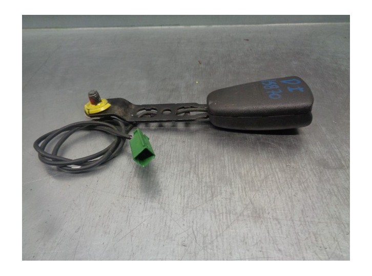 Replacement seatbelt buckle for Volvo V50 estate D5 Edition R-Design OEM IAM reference 6841597 2 LEFT PINS
