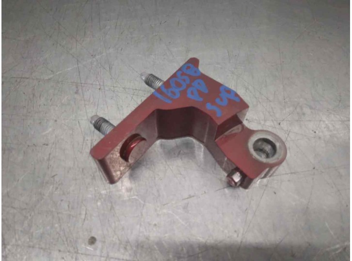 Replacement door hinge for Mercedes-Benz E-Class saloon (W213) E 220 D (213.004) OEM IAM reference A2057207811 FRONT RIGHT TOP 