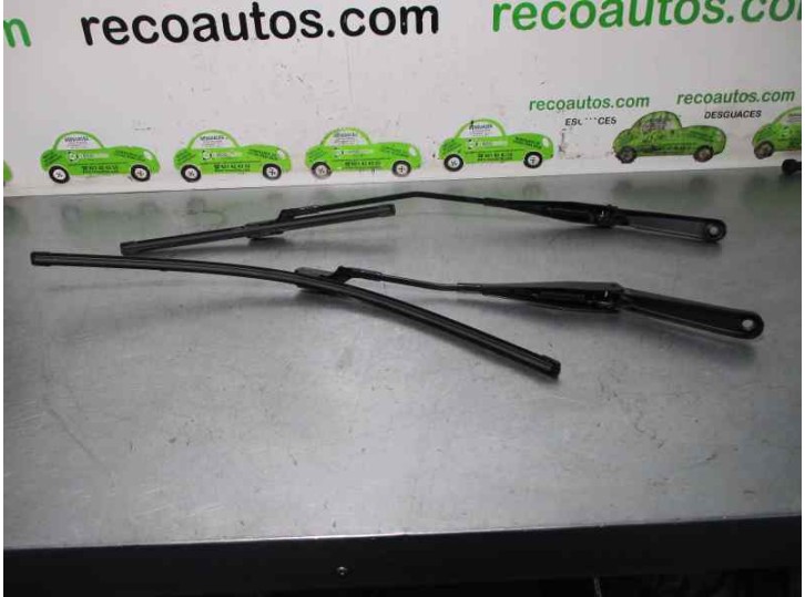Recambio de brazo limpia delantero derecho para ford fiesta (cb1) 1.25 16v cat referencia OEM IAM 