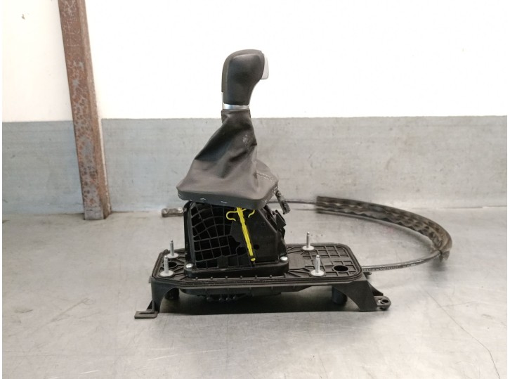 Recambio de palanca cambio para seat arona (kj7, kjp) 1.0 tsi referencia OEM IAM 2Q1713025K 2Q1713025K 