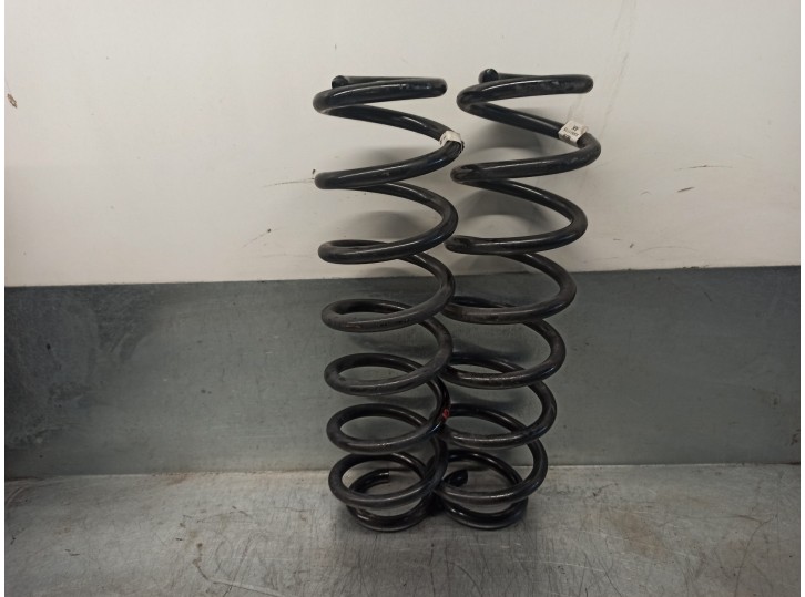 Replacement suspension spring for Skoda Superb (3V3) 2.0 TDI OEM IAM reference 3Q0511115 
