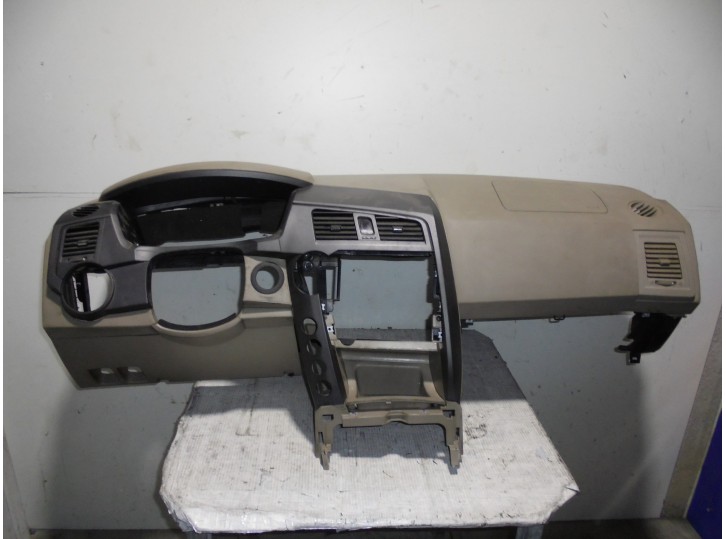 Recambio de salpicadero para ssangyong kyron 2.0 referencia OEM IAM 7650A09012EAN BEIGE 