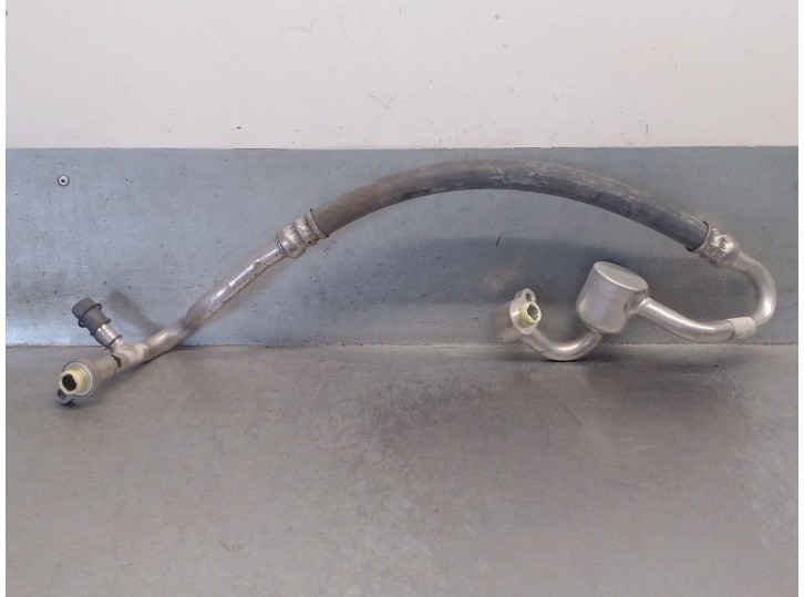 Replacement air conditioning pipes for Volvo V40 Hatchback (525) D2 OEM IAM reference 31467910 31467910 