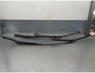 Recambio de brazo limpia delantero derecho para volkswagen polo advance referencia OEM IAM 2G1955410 2G1955409 