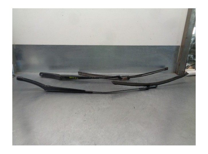 Recambio de brazo limpia delantero derecho para volkswagen polo advance referencia OEM IAM 2G1955410 2G1955409 