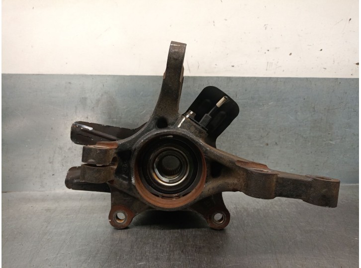 Replacement left front steering knuckle for Kia Carens IV 1.7 CRDi OEM IAM reference 51715A4001 51715A4001 