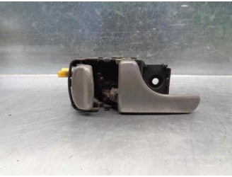 Replacement front left interior door handle for Nissan Terrano/Terrano II (R20) 2.7 Turbodiesel OEM IAM reference 806710F0