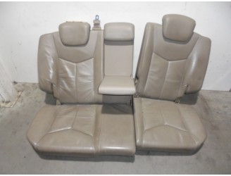 Recambio de asientos traseros para ssangyong kyron 2.0 referencia OEM IAM CUERO MARRON GRISACEO 5 PUERTAS