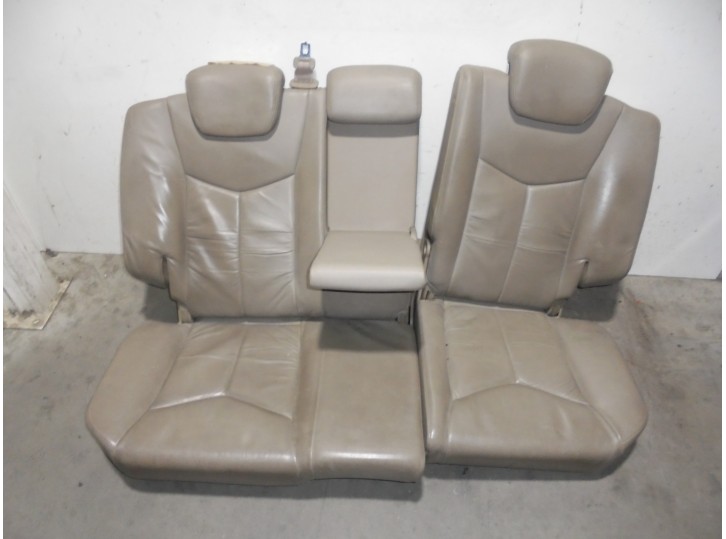 Recambio de asientos traseros para ssangyong kyron 2.0 referencia OEM IAM CUERO MARRON GRISACEO 5 PUERTAS