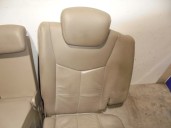 Recambio de asientos traseros para ssangyong kyron 2.0 referencia OEM IAM CUERO MARRON GRISACEO 5 PUERTAS