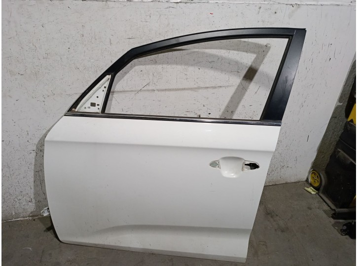 Recambio de puerta delantera izquierda para kia carens iv 1.7 crdi referencia OEM IAM 76003A4000 76003A4000 