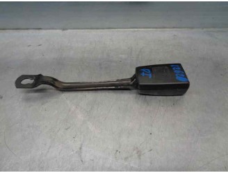 Recambio de enganche cinturon para audi a4 berlina (b5) 1.9 tdi referencia OEM IAM 8D0857755B 
