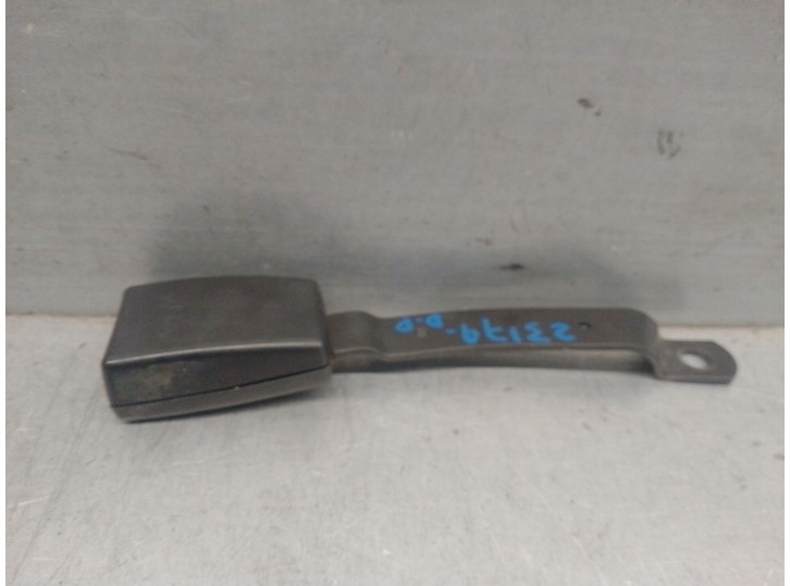 Recambio de enganche cinturon para seat ibiza (6l1) 1.9 tdi referencia OEM IAM 6Q0857756D  