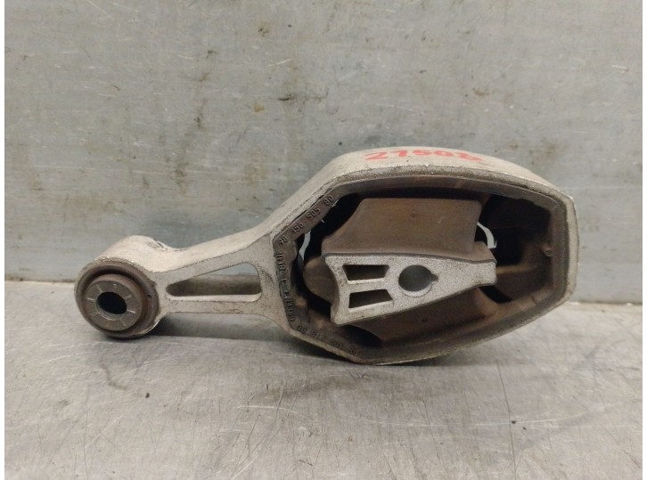 Replacement engine mount for Citroën C3 III (SX) 1.2 VTi 82 OEM IAM reference 9815650580 9815650580 