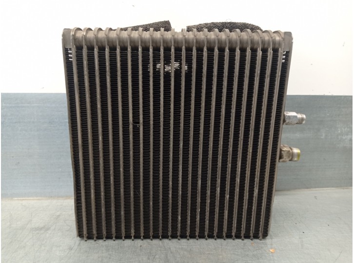 Recambio de evaporador aire acondicionado para ssangyong korando 2.3 turbodiesel cat referencia OEM IAM 6831205000  