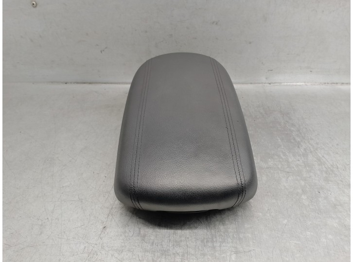 Recambio de apoyabrazos central para kia sportage 1.7 crdi cat referencia OEM IAM 846603W010WK 