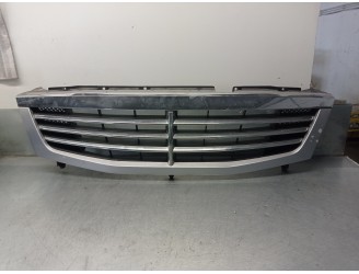 Recambio de rejilla delantera para ssangyong rexton 2.7 turbodiesel cat referencia OEM IAM 7946008000 