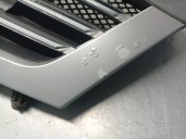 Recambio de rejilla delantera para ssangyong rexton 2.7 turbodiesel cat referencia OEM IAM 7946008000 