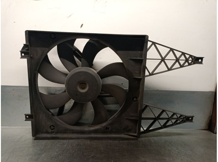 Recambio de electroventilador para volkswagen polo (9n1) 1.4 16v referencia OEM IAM 6Q0121207H 6Q0121207H 