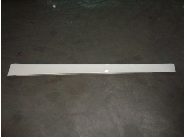 Recambio de spoiler talonera lateral izquierda para bmw serie 3 lim. (f30) 2.0 turbodiesel referencia OEM IAM 51777256911 