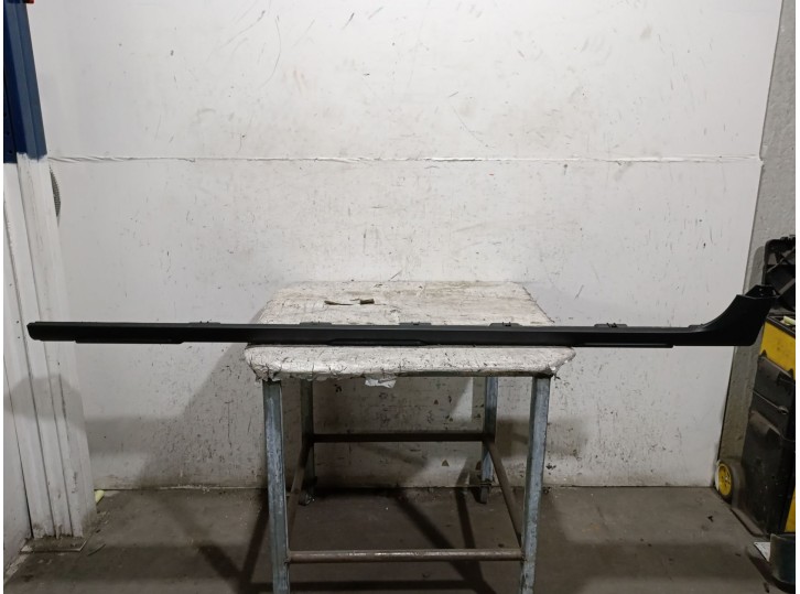 Recambio de faldon lateral para dacia sandero iii 1.0 tce 90 referencia OEM IAM 764197469R 764197469R 