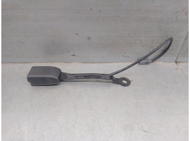 Recambio de enganche cinturon para mazda 2 hatchback (dl, dj) 1.5 skyactiv-g referencia OEM IAM DA6A57620 DA6A57620 