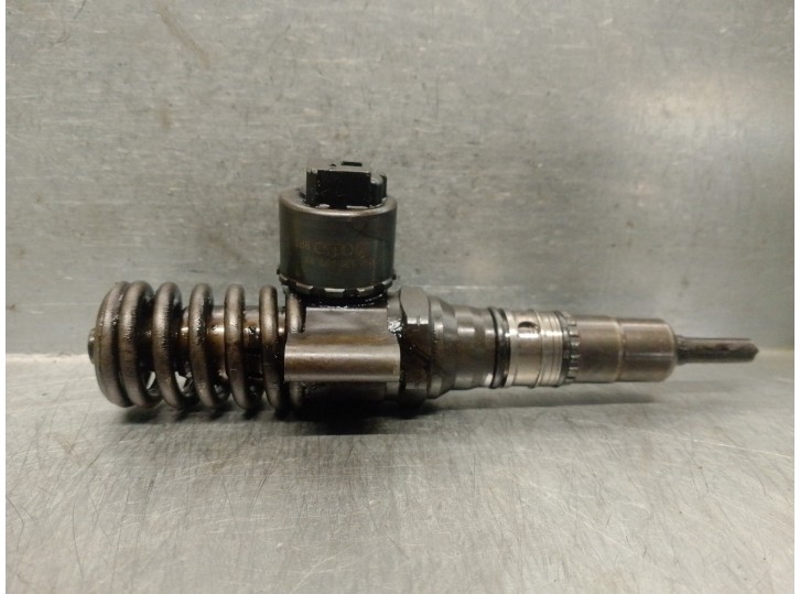 Replacement injector for Volkswagen Golf V Saloon (1K1) 2.0 TDI OEM IAM reference 03G130073BX 0986441530 BOSCH