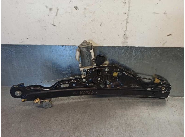 Replacement rear right window regulator for BMW 5 Series Sedan (E60) 520d OEM IAM reference 51357184746 6 PINS 4 DOORS