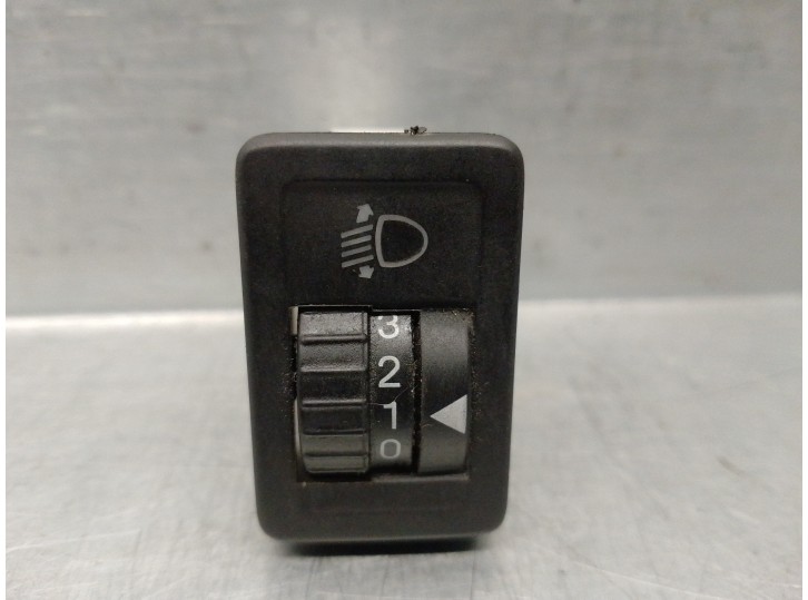 Recambio de botones salpicadero para suzuki alto amf 310 1.0 12v cat referencia OEM IAM 35180M68K10 5 PINES 