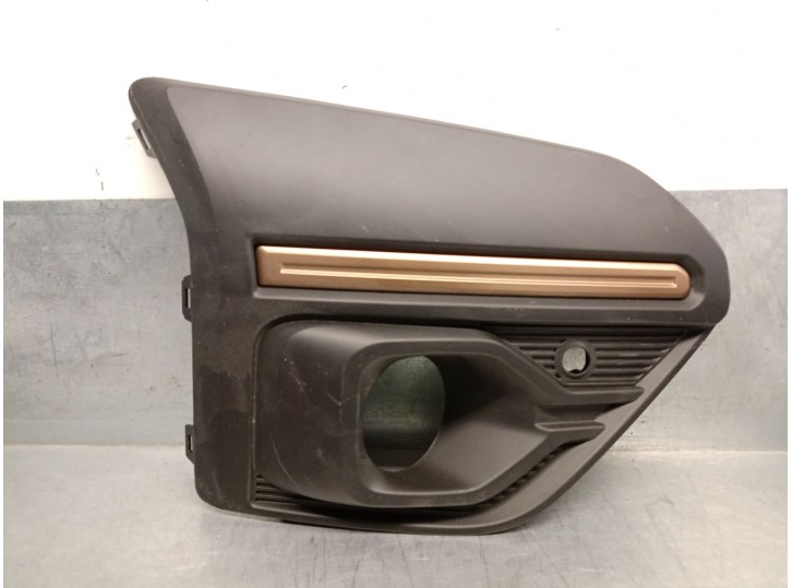 Recambio de rejilla paragolpes derecha para dacia sandero iii 1.0 tce 90 referencia OEM IAM 261A23449R 261523351R 