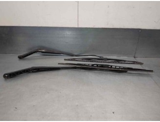 Recambio de brazo limpia delantero derecho para mg serie 600 (rh) 2.0 cat referencia OEM IAM 56103937 