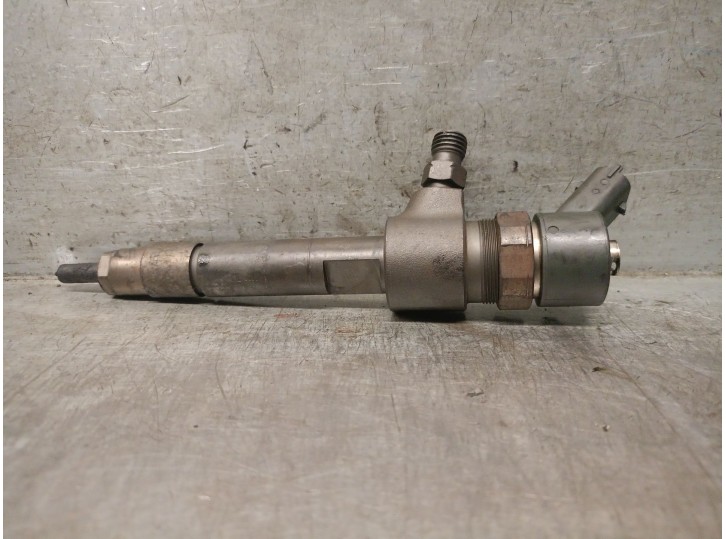 Recambio de inyector para opel zafira / zafira family b (a05) 1.9 cdti (m75) referencia OEM IAM 0445110276 0445110276 BOSCH