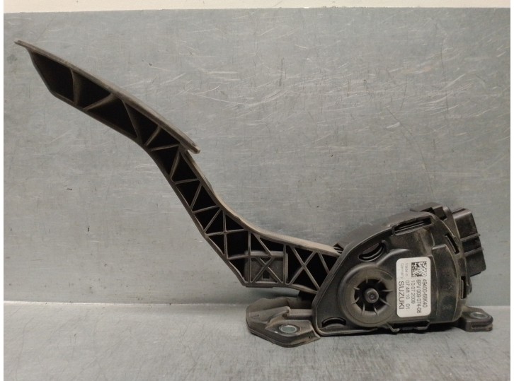 Recambio de potenciometro pedal para suzuki alto amf 310 1.0 12v cat referencia OEM IAM 4940068K40 6PV00907408 