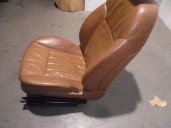 Recambio de asiento delantero derecho para audi a8 (4e2) 3.0 tdi quattro referencia OEM IAM CUERO MARRON 4 PUERTAS