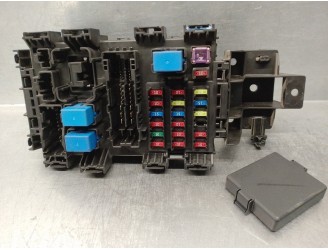 Recambio de caja reles / fusibles para suzuki alto amf 310 1.0 12v cat referencia OEM IAM 36770M68K01  OMRON