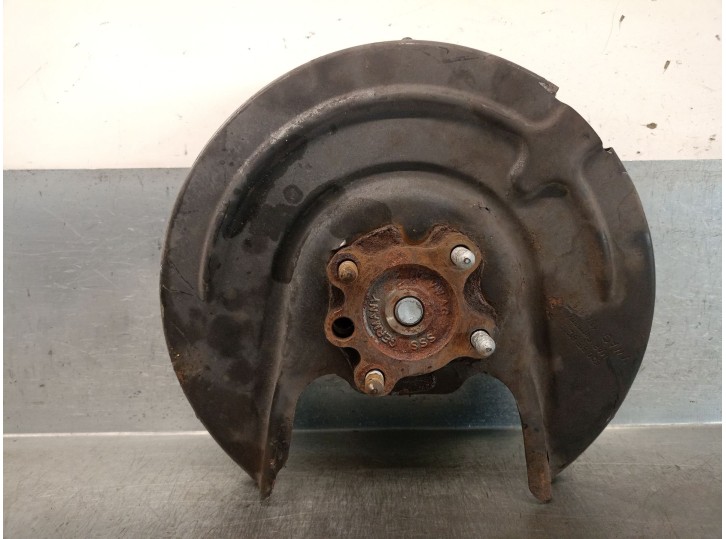 Replacement rear right stub axle for Audi A3 Sportback (8VA, 8VF) 1.0 TFSI OEM IAM reference 8V0598611A 8V0598611A 