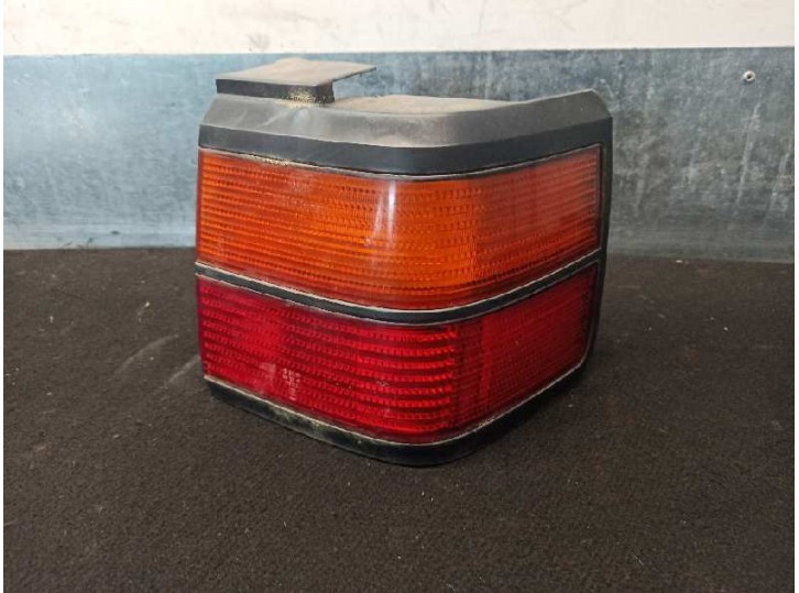 Recambio de piloto trasero derecho para volkswagen passat berlina (312) 2.0 referencia OEM IAM 357945112  