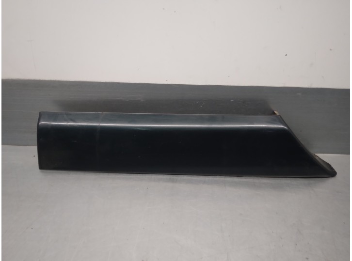 Recambio de molduras traseras para mitsubishi montero (v20/v40) 2.8 turbodiesel referencia OEM IAM MR780112 TRASERA IZQUIERDA 