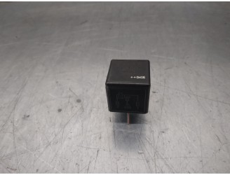 Recambio de rele para volvo xc70 2.5 20v turbo cat referencia OEM IAM V23134  