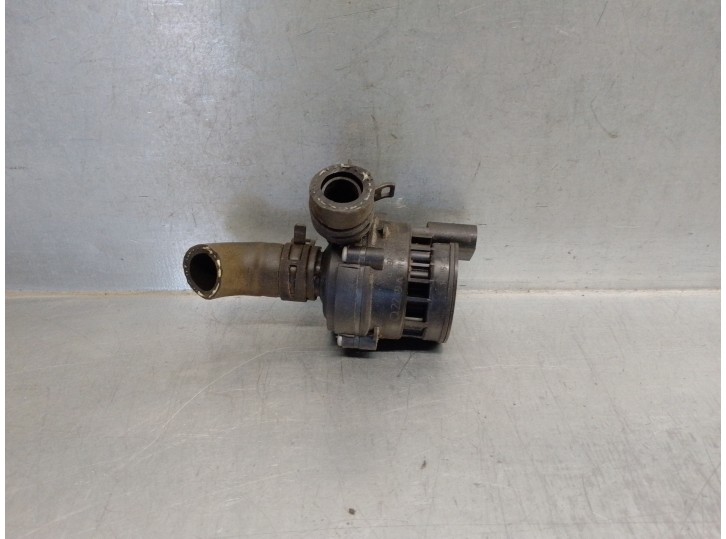 Recambio de bomba agua para mercedes-benz clase b (w246) 1.5 cdi cat referencia OEM IAM A2118350364  
