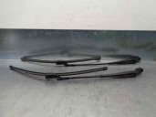 Replacement front right wiper arm for Skoda Fabia (5J2) 1.2 OEM IAM reference 5J1955410B 5J1955409B 