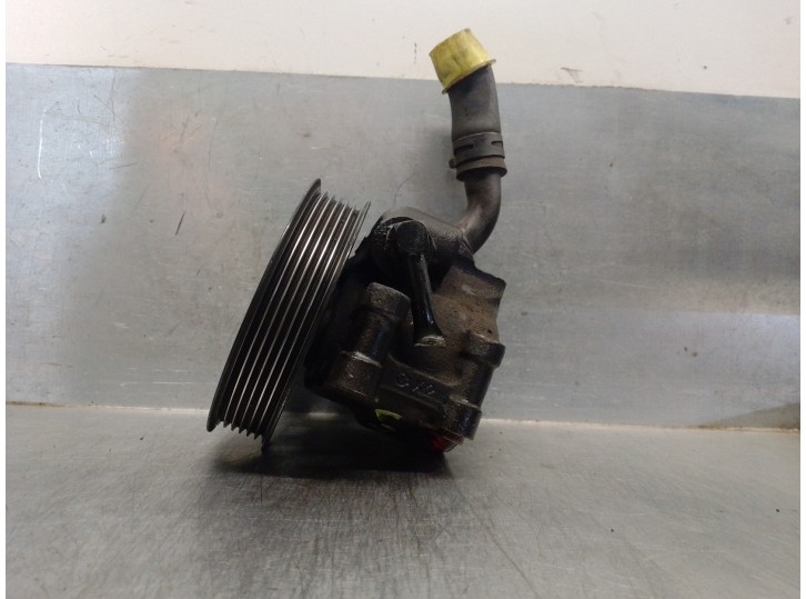 Recambio de bomba servodireccion para ford focus berlina (cak) 1.6 16v cat referencia OEM IAM 4074608 HBDGA 