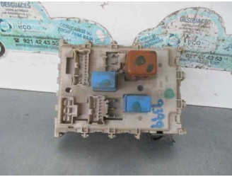 Replacement relay/fuse box for Nissan Primera saloon (P12) 2.2 16V turbodiesel CAT OEM IAM reference 1127013 
