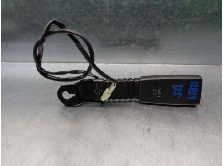 Recambio de enganche cinturon para daewoo aranos 1.8 referencia OEM IAM 96156659 96156660 
