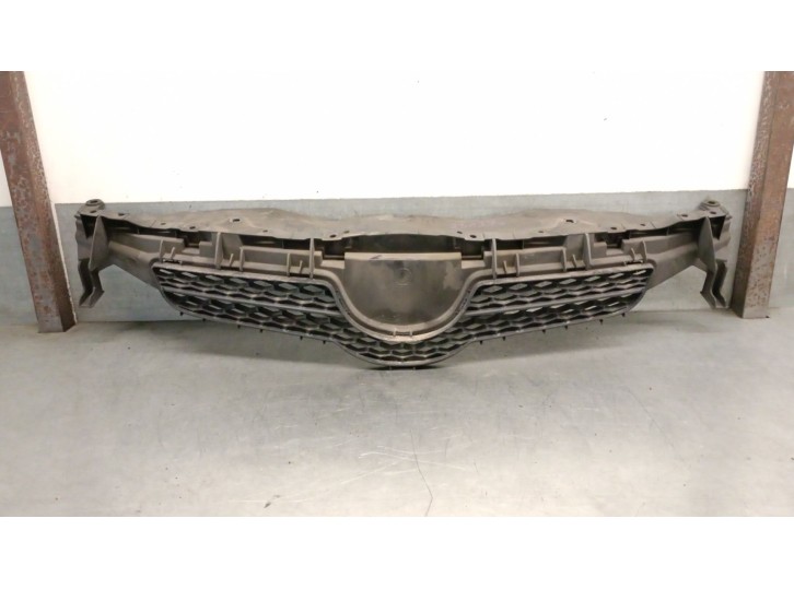 Recambio de rejilla delantera para toyota auris (_e15_) 1.33 dual-vvti (nre150_) referencia OEM IAM 5311102390 5311102390 