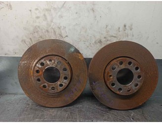 Replacement front brake disc for Audi A6 saloon (C4) 2.5 TDi cat (AEL) OEM IAM reference 