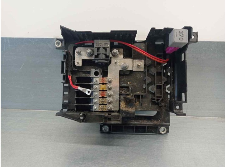 Recambio de caja reles / fusibles para audi q7 (4l) 3.0 v6 24v tdi referencia OEM IAM 7L0937548C 